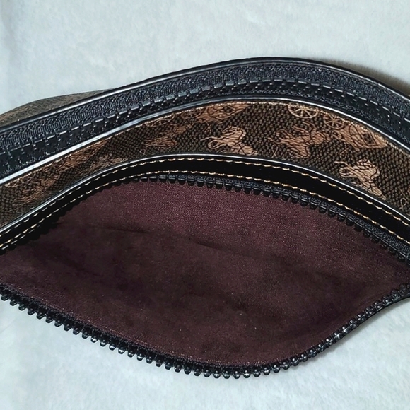 Coach Large Front Zip Wristlet - Picture 13 of 16